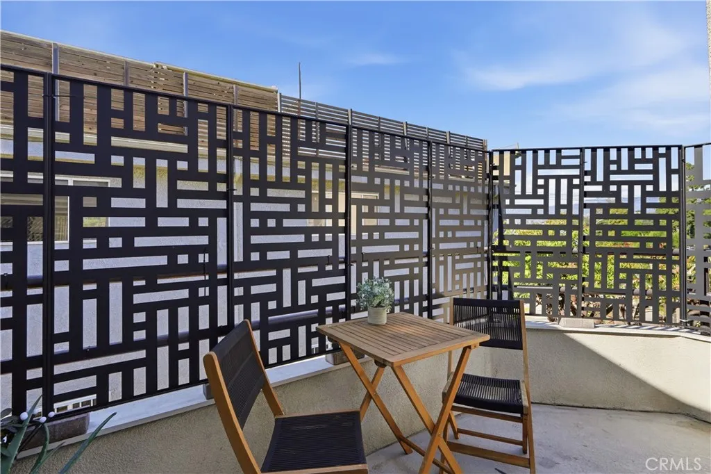 2364 Duane Street 5, Los Angeles, California 90039 home-pic-26