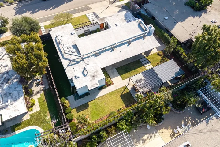 Aerial view showing the back yard