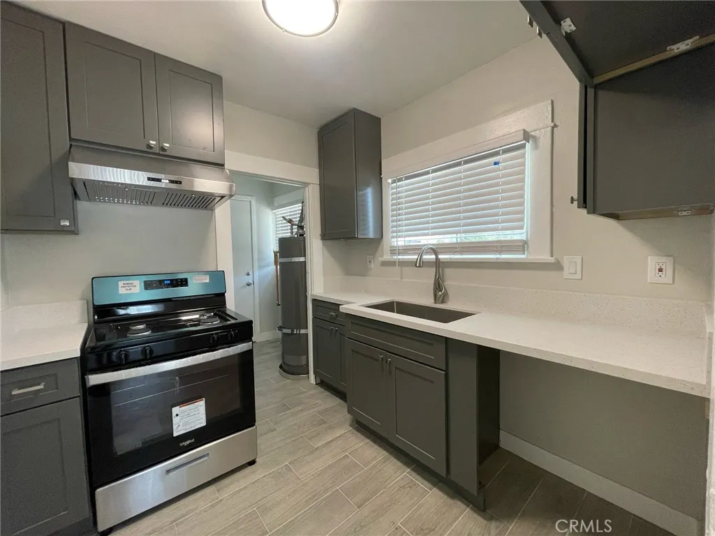 604 S Van Ness Avenue, Santa Ana, California 92701 home-pic-10