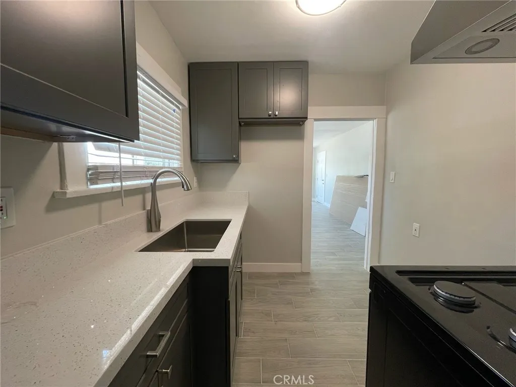 604 S Van Ness Avenue, Santa Ana, California 92701 home-pic-8