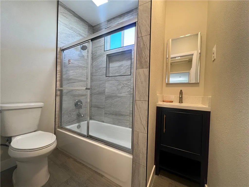 604 S Van Ness Avenue, Santa Ana, California 92701 home-pic-13