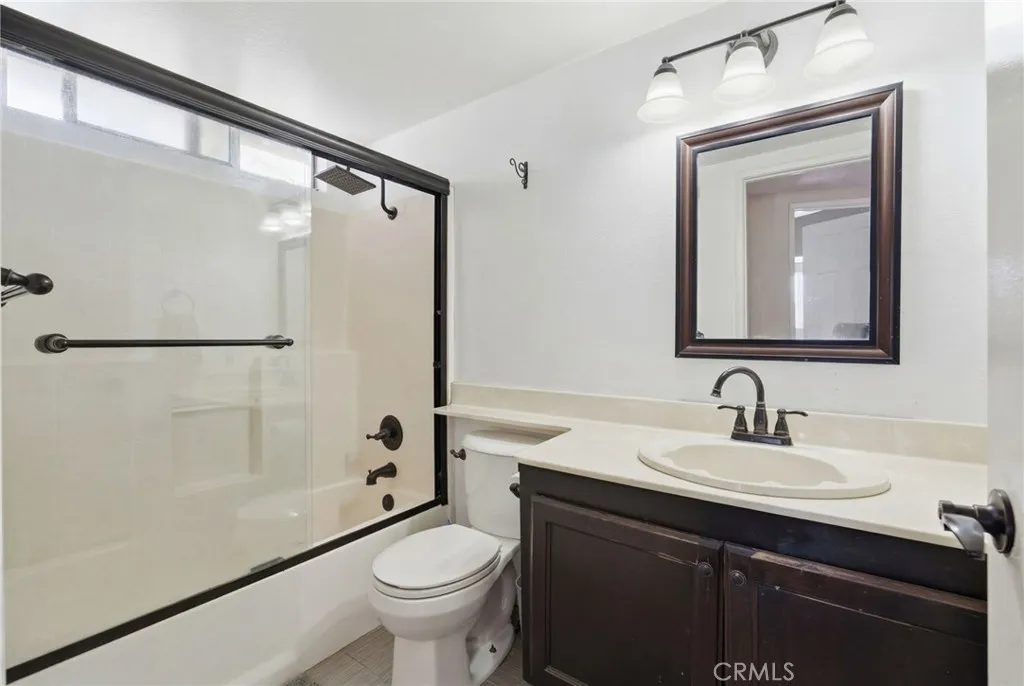 23410 Woodlander Way, Moreno Valley, California 92557 home-pic-15