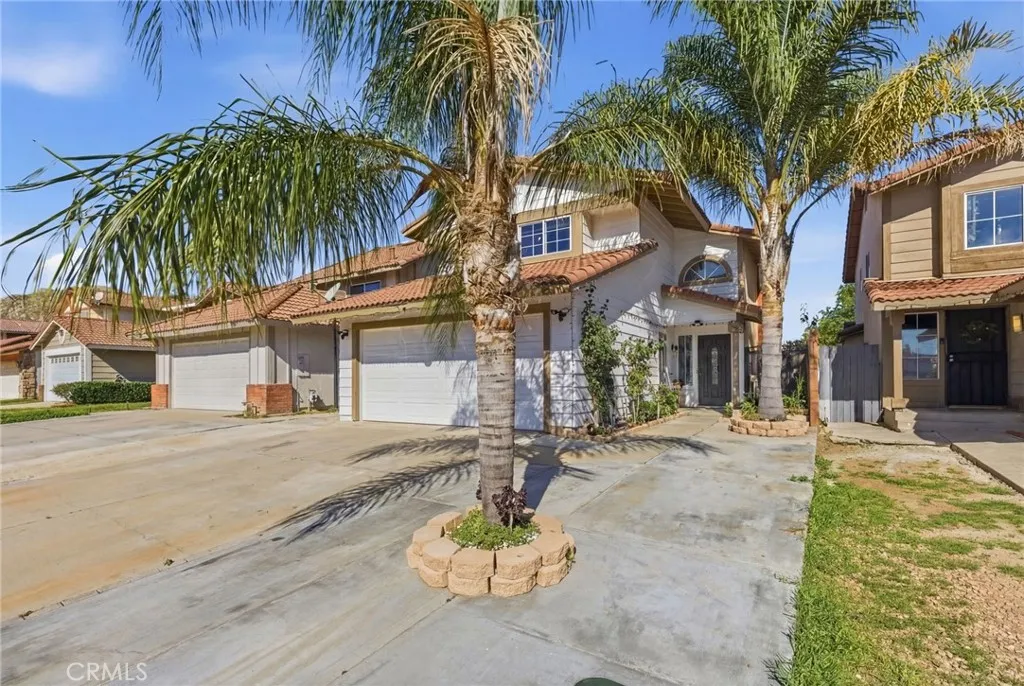 23410 Woodlander Way, Moreno Valley, California 92557 home-pic-3