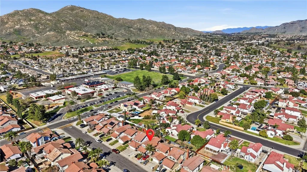 23410 Woodlander Way, Moreno Valley, California 92557 home-pic-34