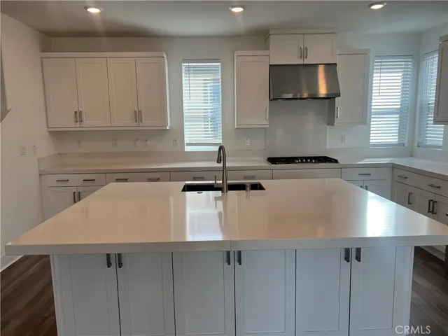 144 Sash, Irvine, California 92618