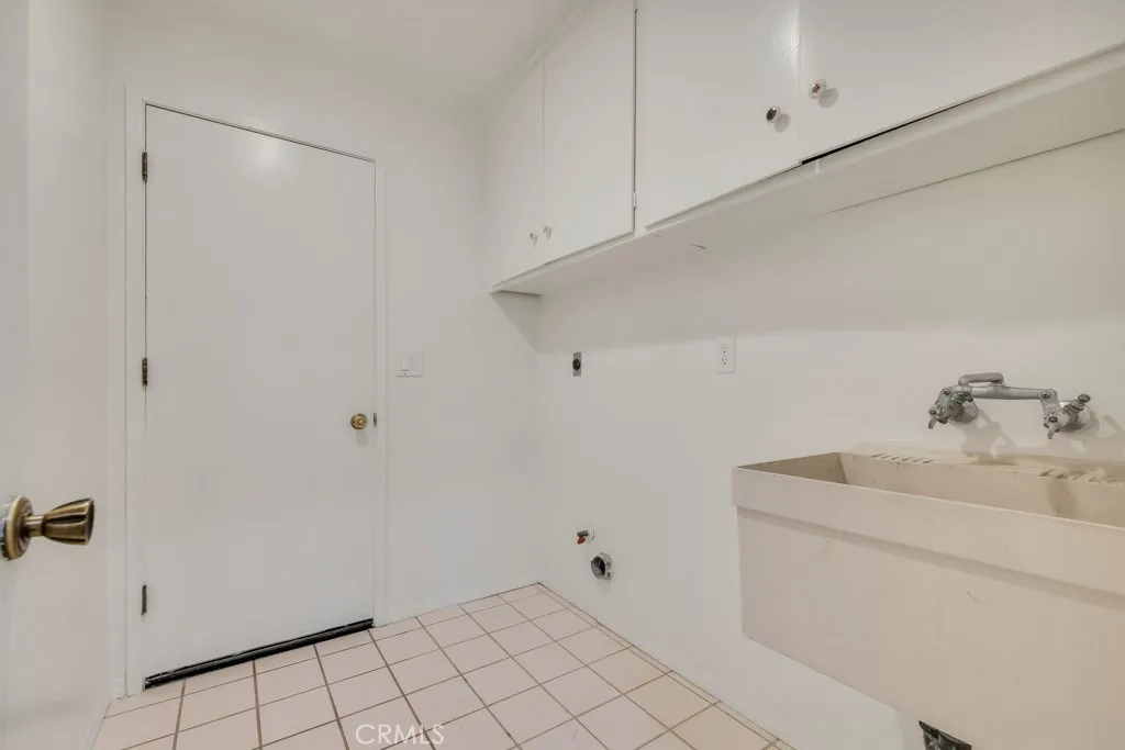 2175 N Marlies, Simi Valley, California 93063 home-pic-25