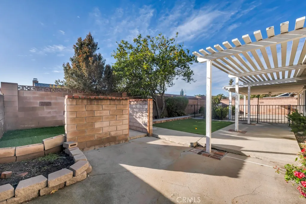 2175 N Marlies, Simi Valley, California 93063 home-pic-32