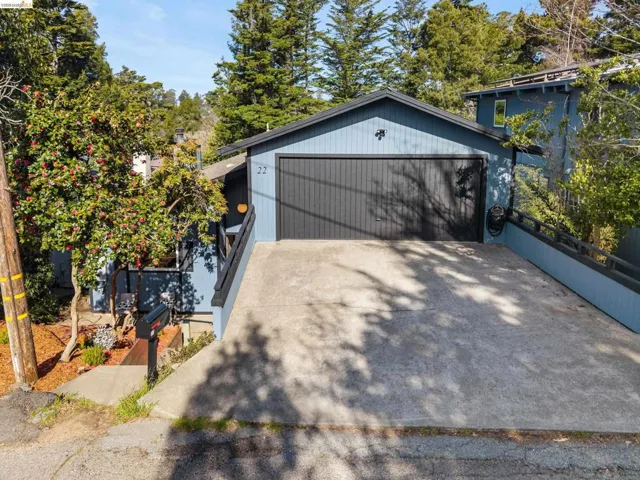 22 Rydal Ct, Oakland, California 94611