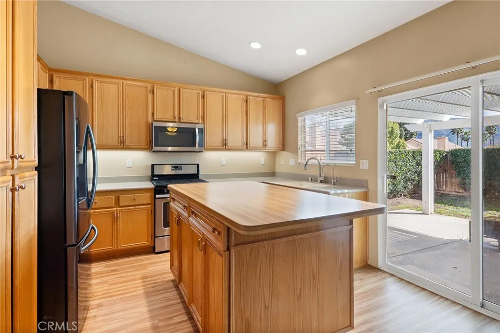 2648 Hazy Way, Banning, California 92220 home-pic-17