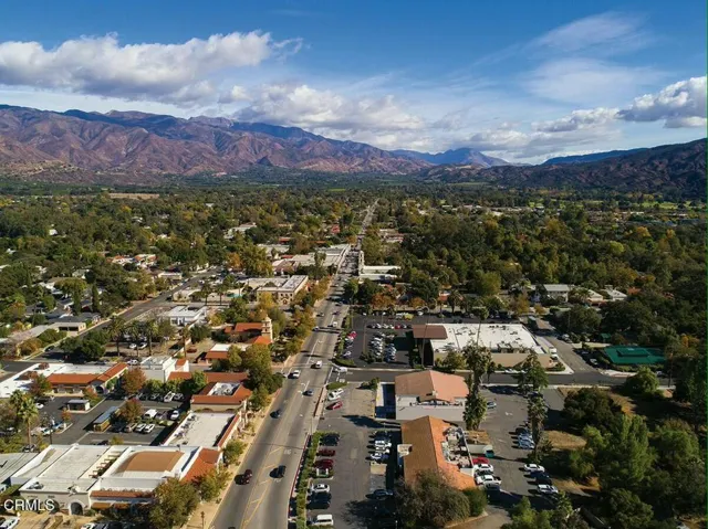 Ojai Ave