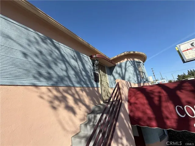 4343 Laurel Canyon Boulevard, Studio City, California 91604