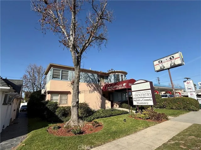 4343 Laurel Canyon Boulevard, Studio City, California 91604