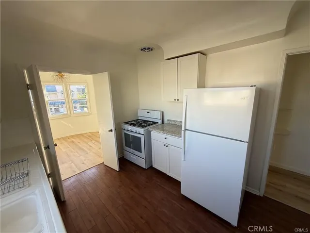 4343 Laurel Canyon Boulevard, Studio City, California 91604