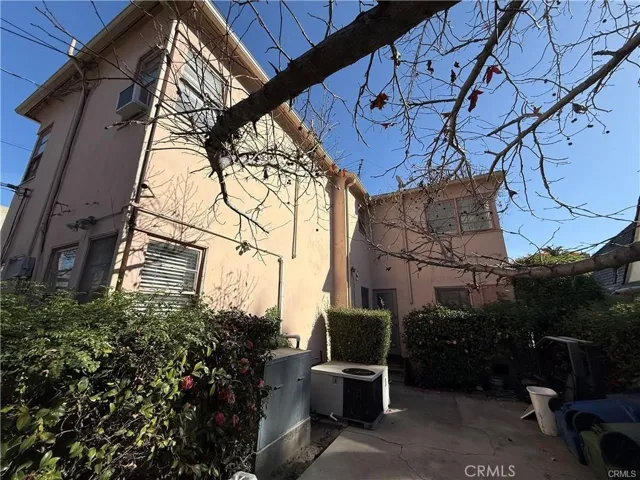 4343 Laurel Canyon Boulevard, Studio City, California 91604