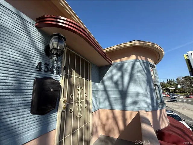 4343 Laurel Canyon Boulevard, Studio City, California 91604