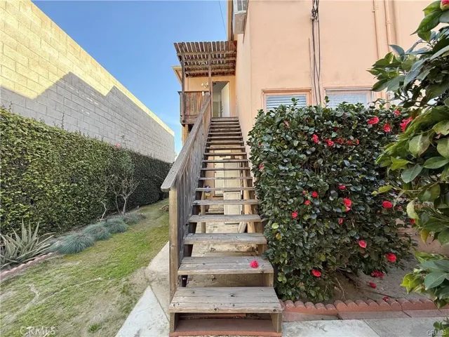 4343 Laurel Canyon Boulevard, Studio City, California 91604