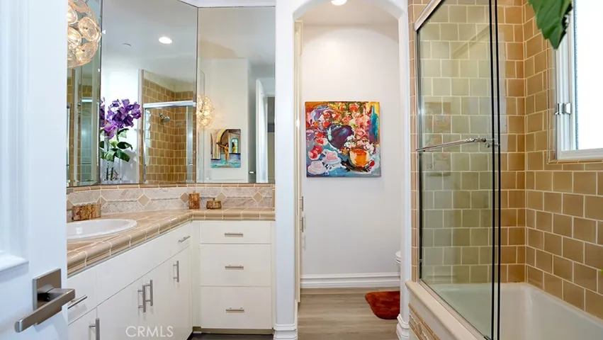 Upstairs EnSuite
