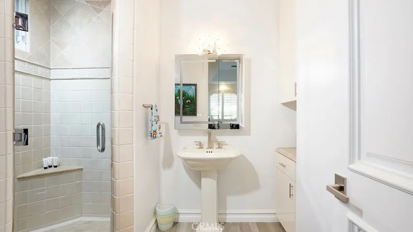 Upstairs EnSuite