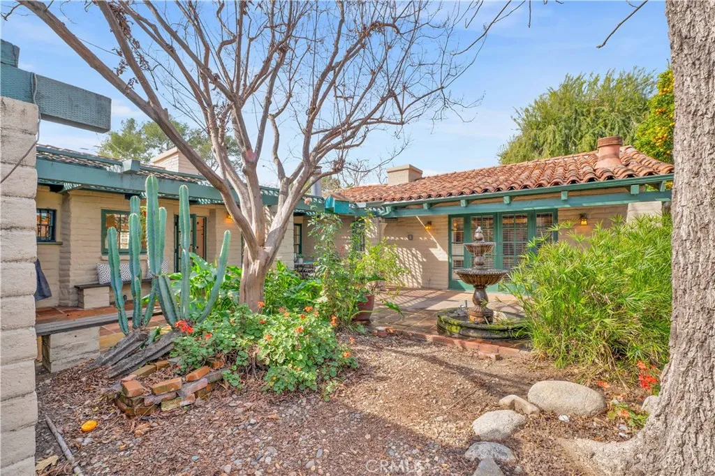 1321 W Valleyheart Drive, Burbank, California 91506 home-pic-54