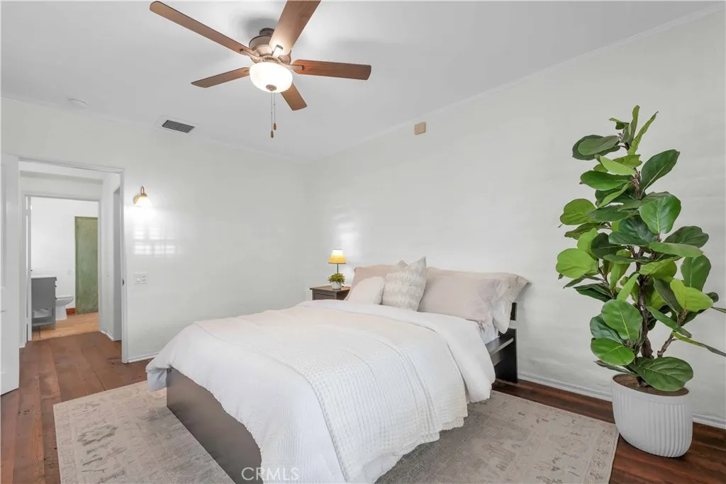 1321 W Valleyheart Drive, Burbank, California 91506 home-pic-26