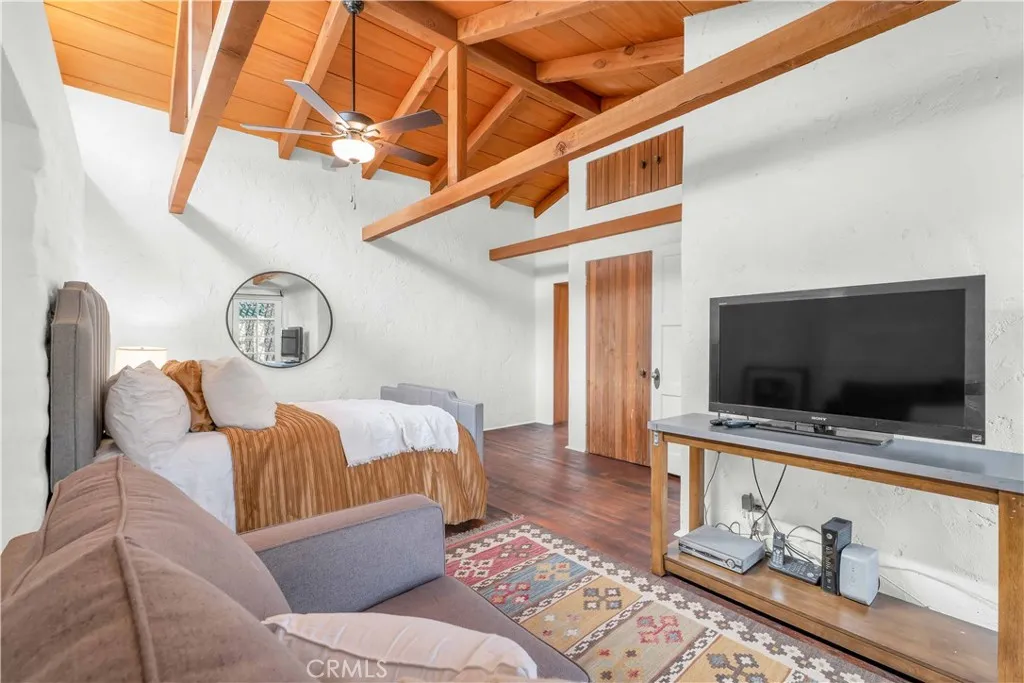 1321 W Valleyheart Drive, Burbank, California 91506 home-pic-30