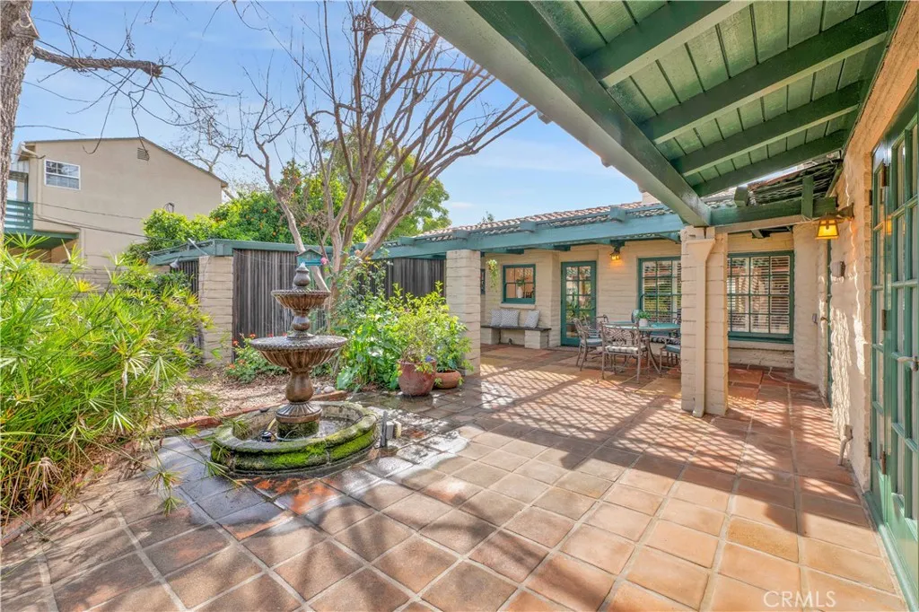 1321 W Valleyheart Drive, Burbank, California 91506 home-pic-61