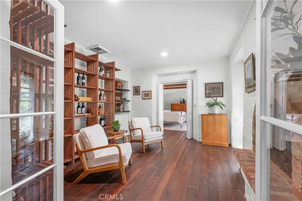 1321 W Valleyheart Drive, Burbank, California 91506 home-pic-32