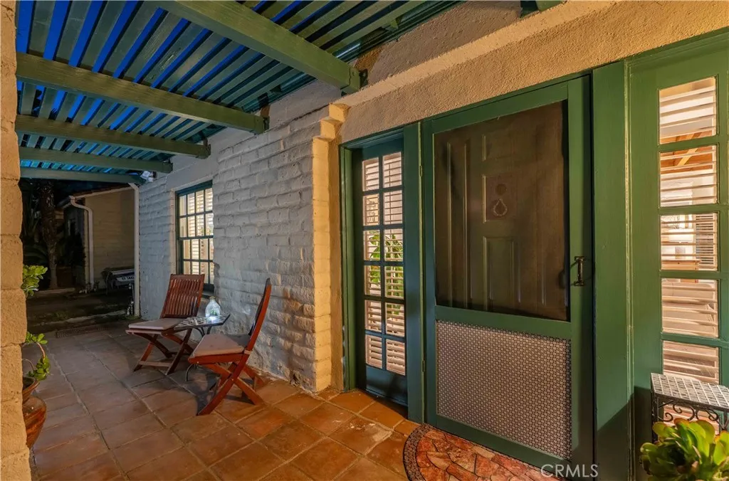 1321 W Valleyheart Drive, Burbank, California 91506 home-pic-53