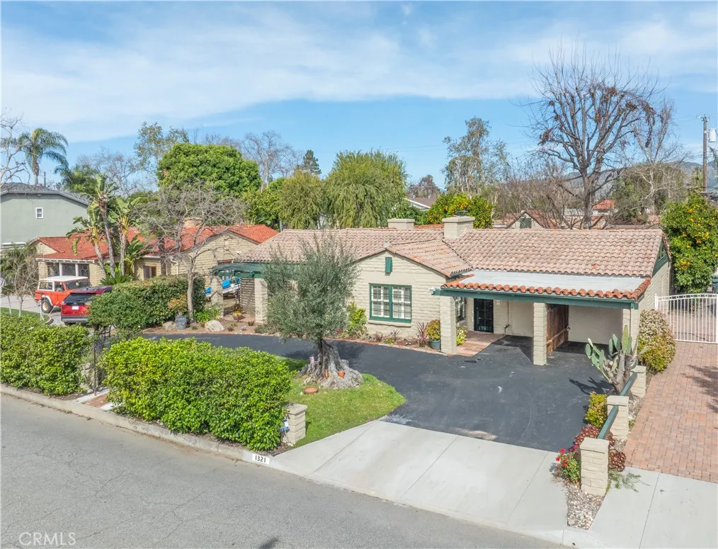 1321 W Valleyheart Drive, Burbank, California 91506 home-pic-64