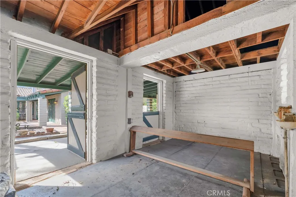 1321 W Valleyheart Drive, Burbank, California 91506 home-pic-38