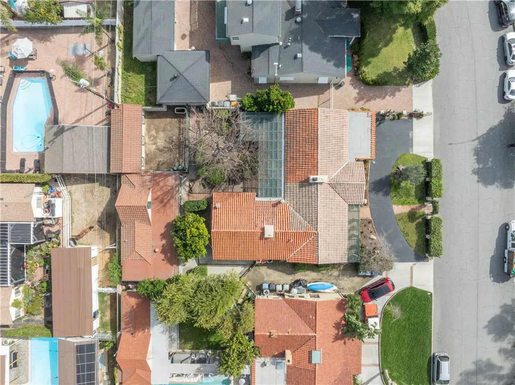 1321 W Valleyheart Drive, Burbank, California 91506 home-pic-67