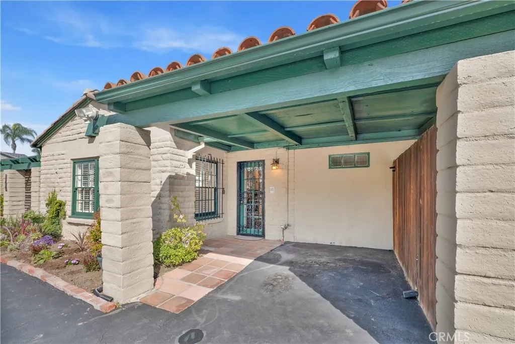 1321 W Valleyheart Drive, Burbank, California 91506 home-pic-47
