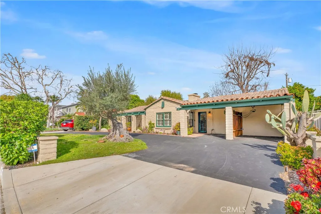 1321 W Valleyheart Drive, Burbank, California 91506 home-pic-46