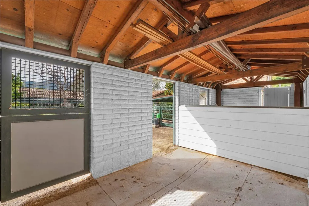 1321 W Valleyheart Drive, Burbank, California 91506 home-pic-40