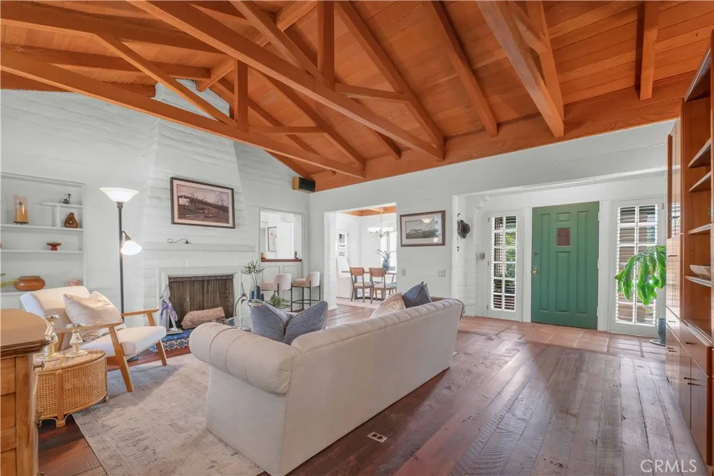1321 W Valleyheart Drive, Burbank, California 91506 home-pic-6