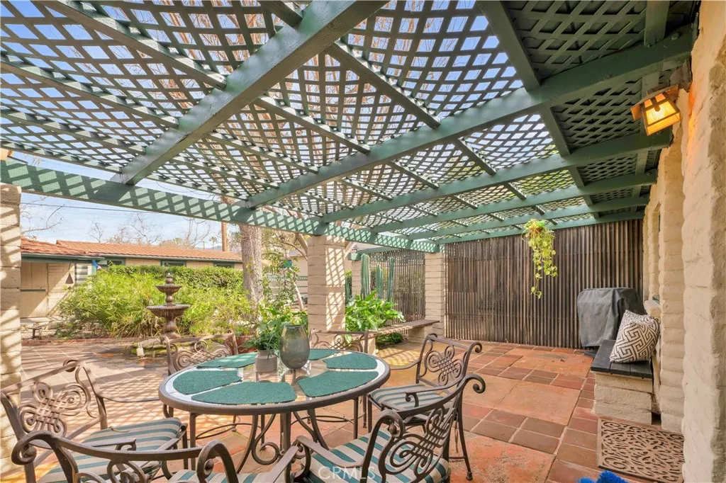1321 W Valleyheart Drive, Burbank, California 91506 home-pic-59