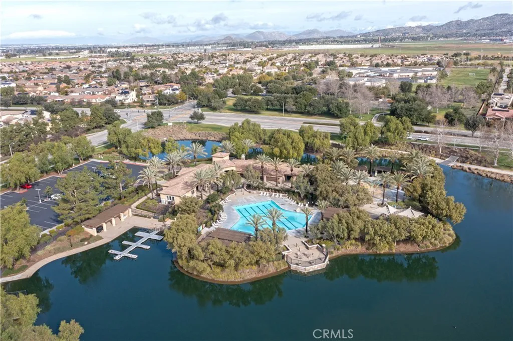 Heritage Lake and Pool