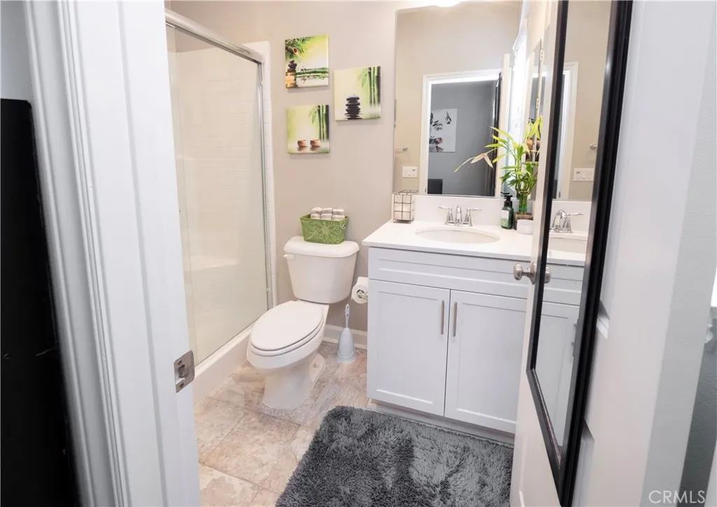 Downstairs Mini Suite Bathroom