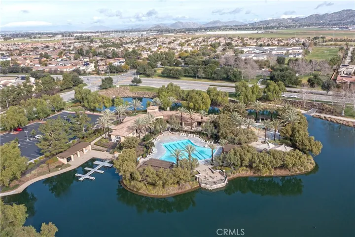 Heritage Lake and Pool