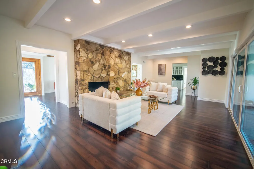 2460 Las Positas Road, Glendale, California 91208 home-pic-11