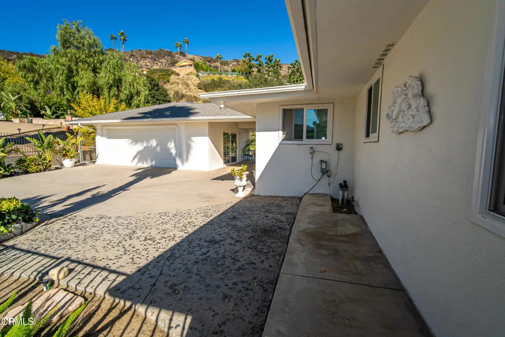 2460 Las Positas Road, Glendale, California 91208 home-pic-31