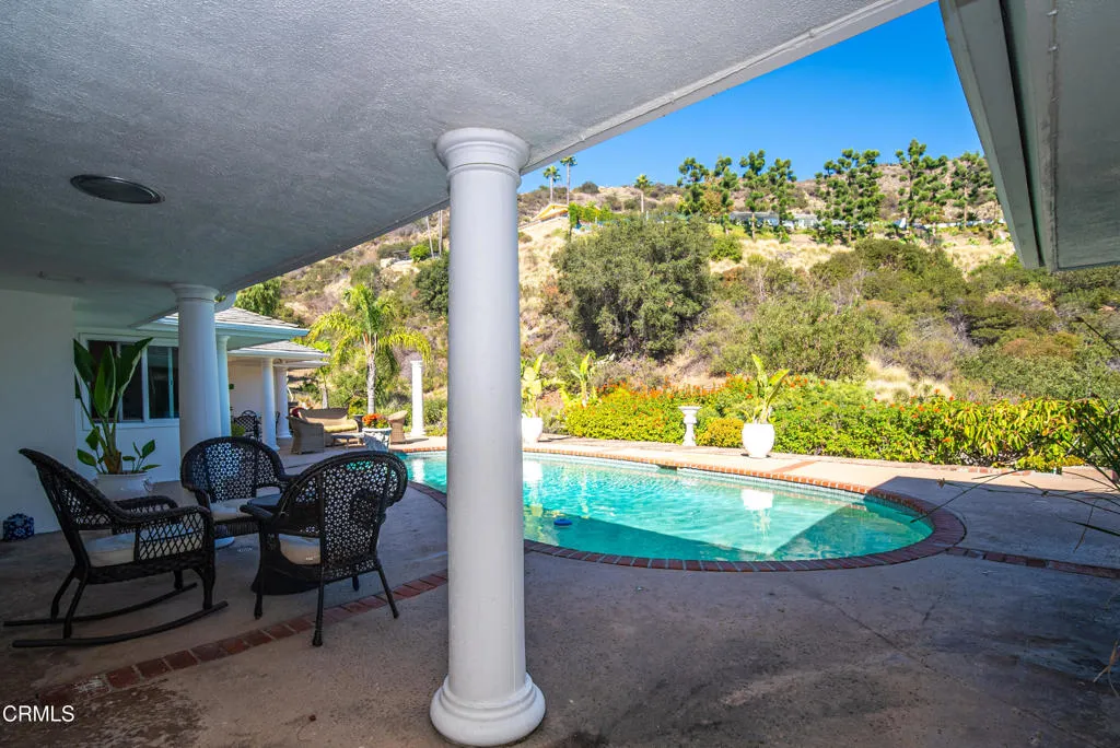 2460 Las Positas Road, Glendale, California 91208 home-pic-43