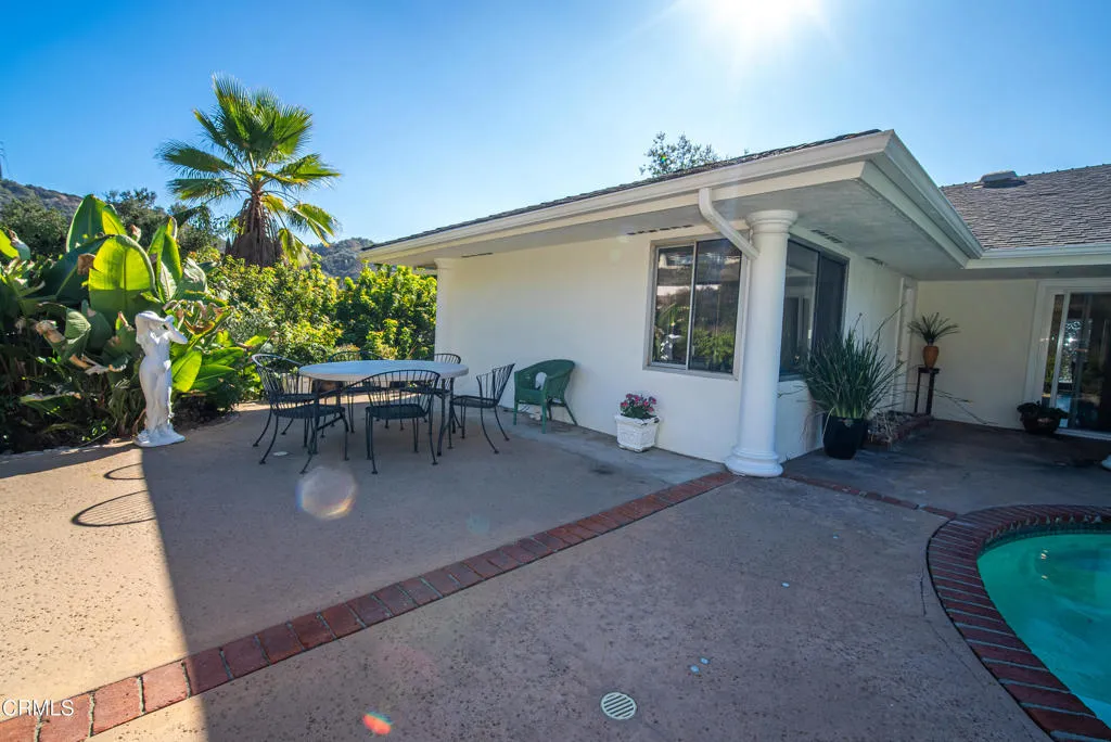 2460 Las Positas Road, Glendale, California 91208 home-pic-37