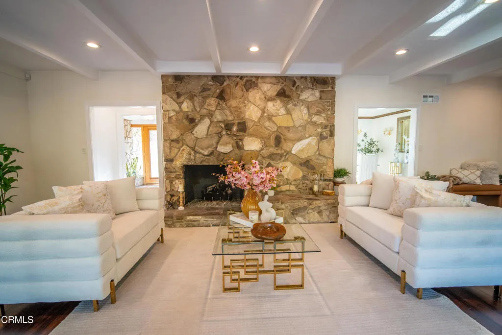 2460 Las Positas Road, Glendale, California 91208 home-pic-10