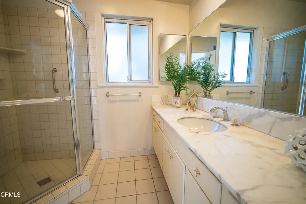 2460 Las Positas Road, Glendale, California 91208 home-pic-22