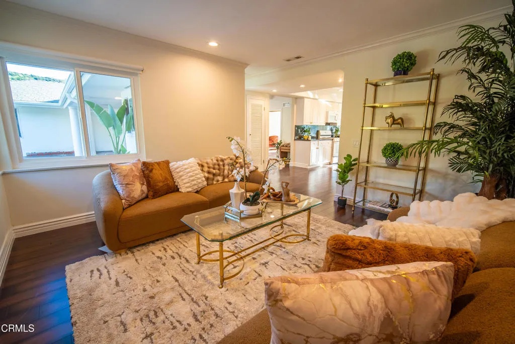 2460 Las Positas Road, Glendale, California 91208 home-pic-17