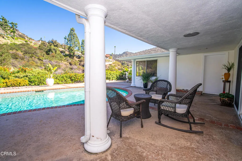 2460 Las Positas Road, Glendale, California 91208 home-pic-40