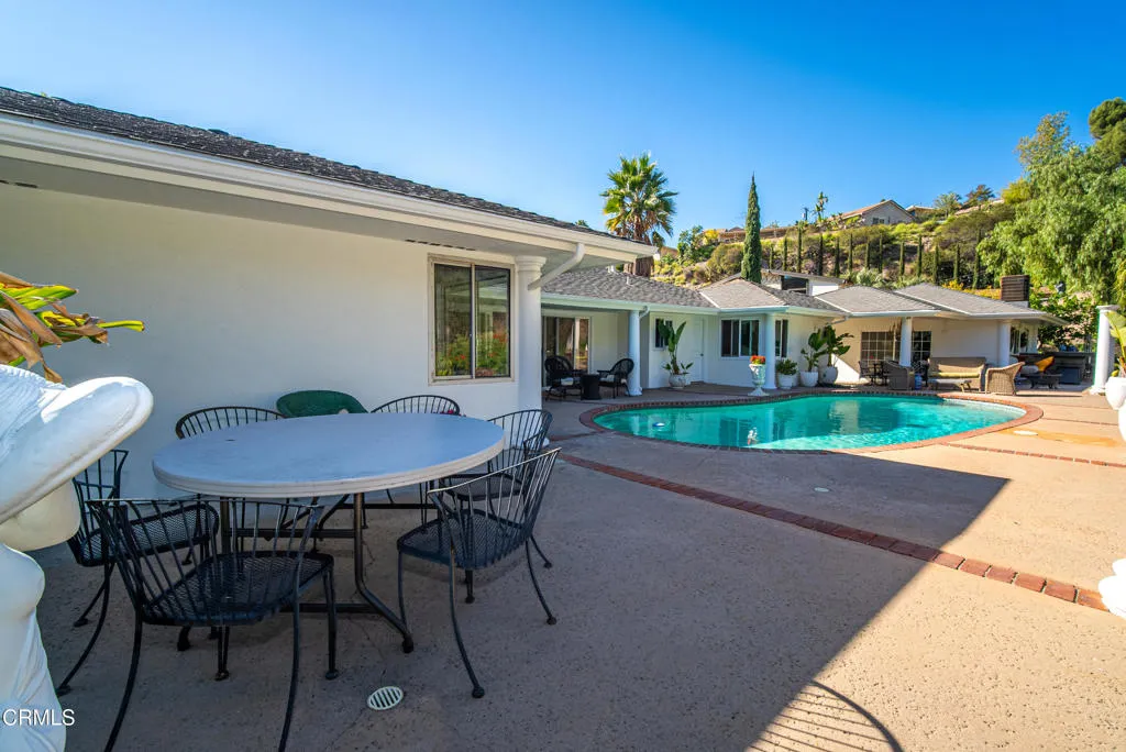 2460 Las Positas Road, Glendale, California 91208 home-pic-45