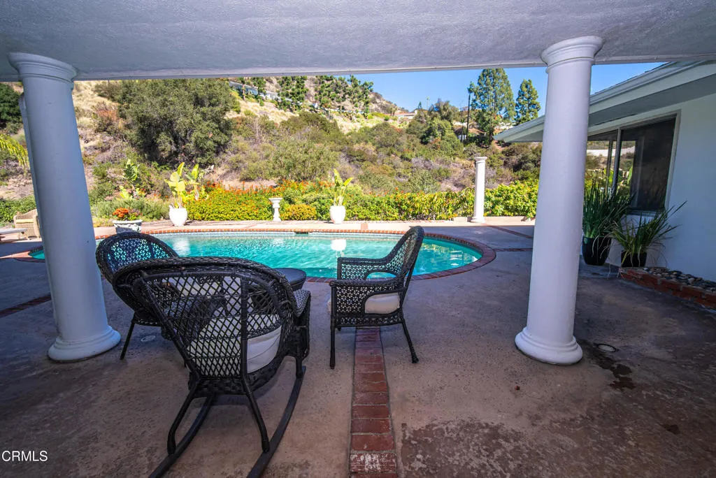 2460 Las Positas Road, Glendale, California 91208 home-pic-44