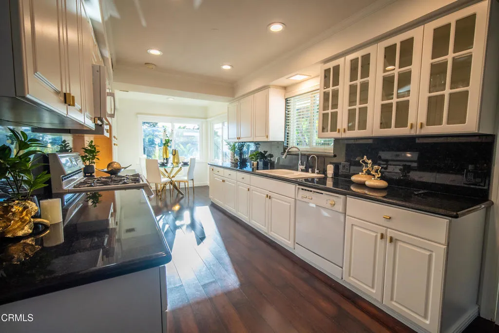 2460 Las Positas Road, Glendale, California 91208 home-pic-13